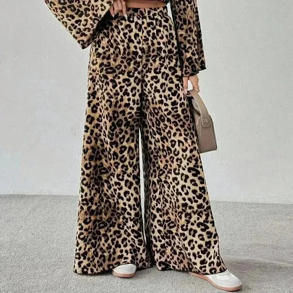 Multicolor Casual Women's Leopard Print Crew Neck Crop Top & Wide Leg Pants Set - Picture 5 of 5